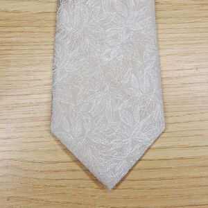 CALVIN KLEIN Mens Neck Tie Tan Floral Leaf Silk Blend Classic Pointed